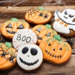 Halloween,Gingerbread,Cookies,With,Spiders,On,Brown,Wooden,Table