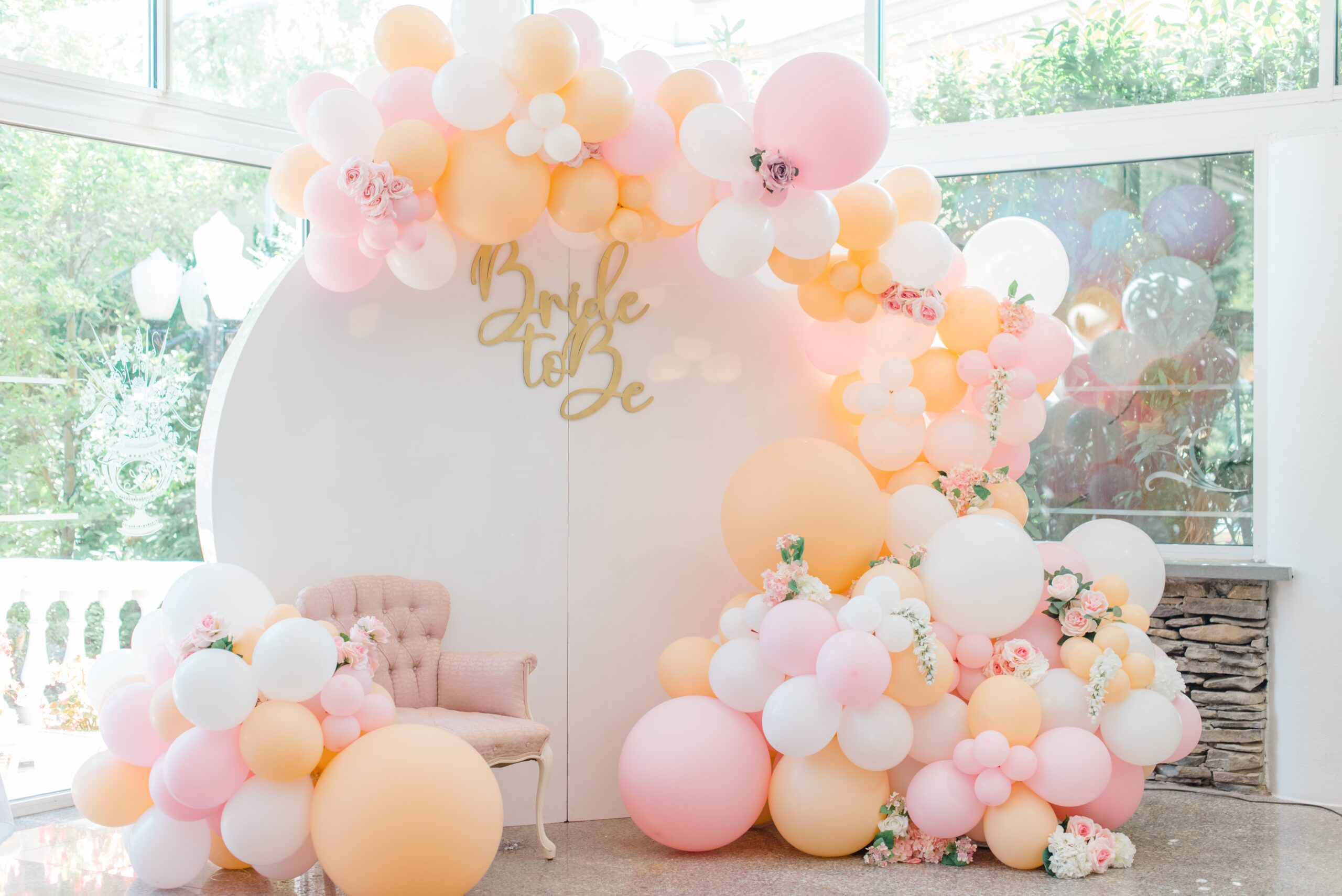 Huge,Balloon,Installation,For,Bridal,Shower,Bride,To,Be,Backdrop