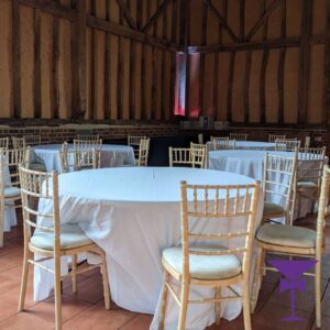 5ft Round Table With White Loose Linen Cover