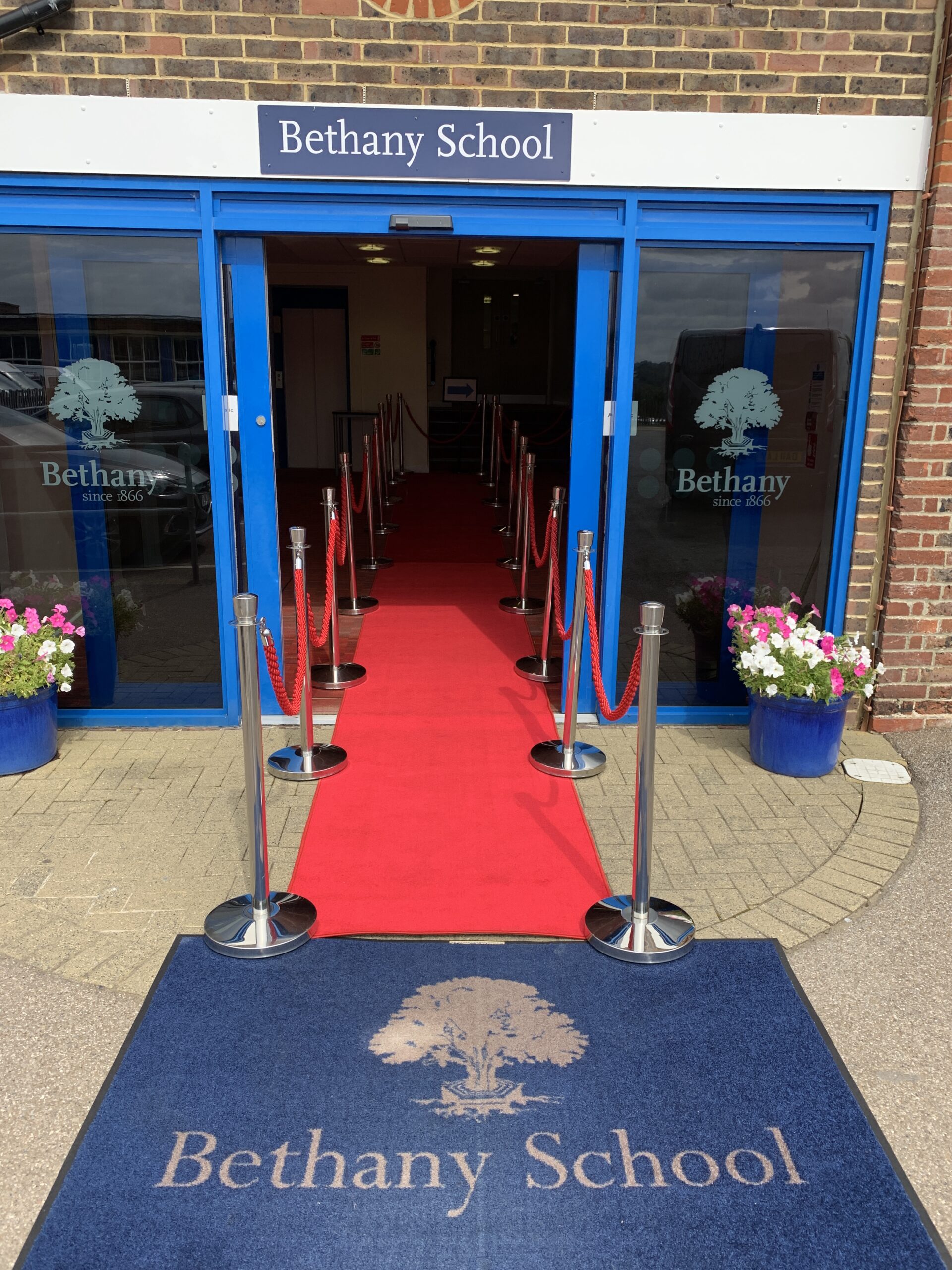 Why Invest in a Red-Carpet Hire?