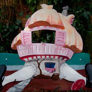 Alice-Stuck-In-House-Photoboard-Prop-1.jpg