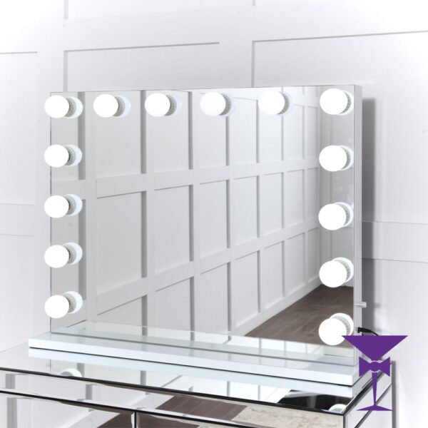 Hollywood-Makeup-Mirror-Hire-1.jpg