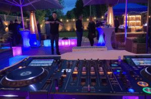 Surrey-Nightclub-DJ-600x395